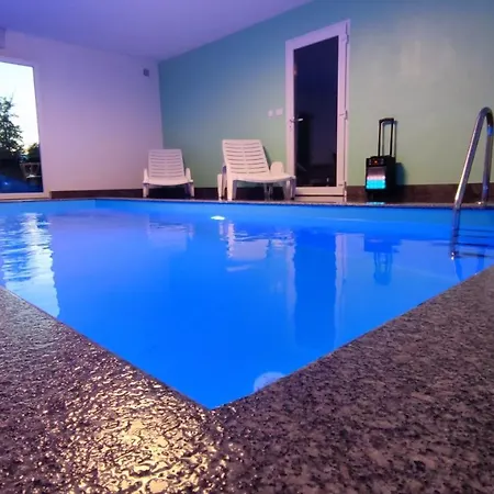 Beverly Hills Pool House Villa