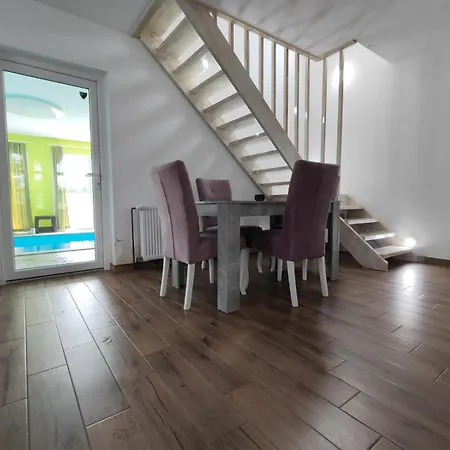 Beverly Hills Pool House